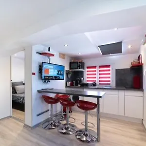 studio-ol-valle-proche-de-lyon.hotels-rhonealpes.com/